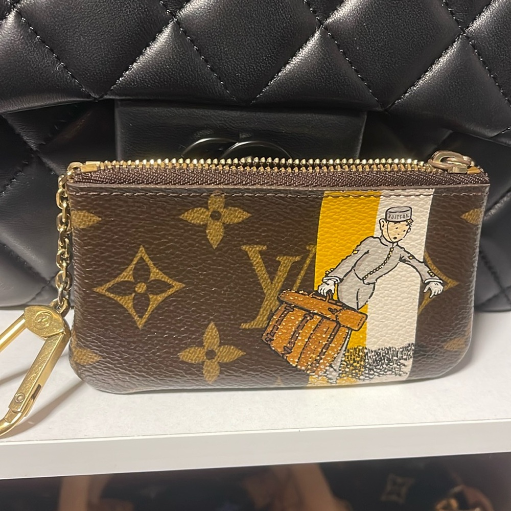 Lv Grooms cles key holder wallet  in good condition